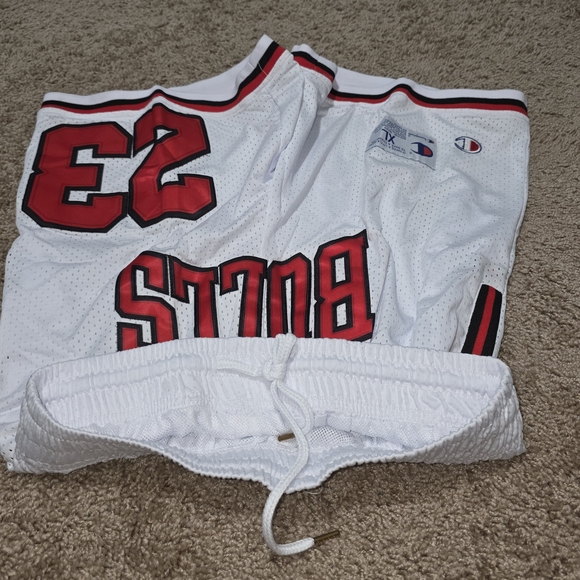Vintage Chicago Bulls Short - Picture 3 of 3